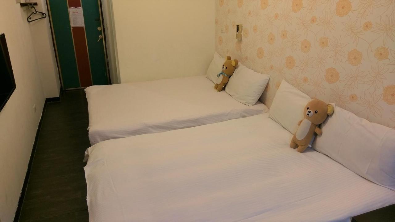 Happines Trip Inn Taichung Exterior photo